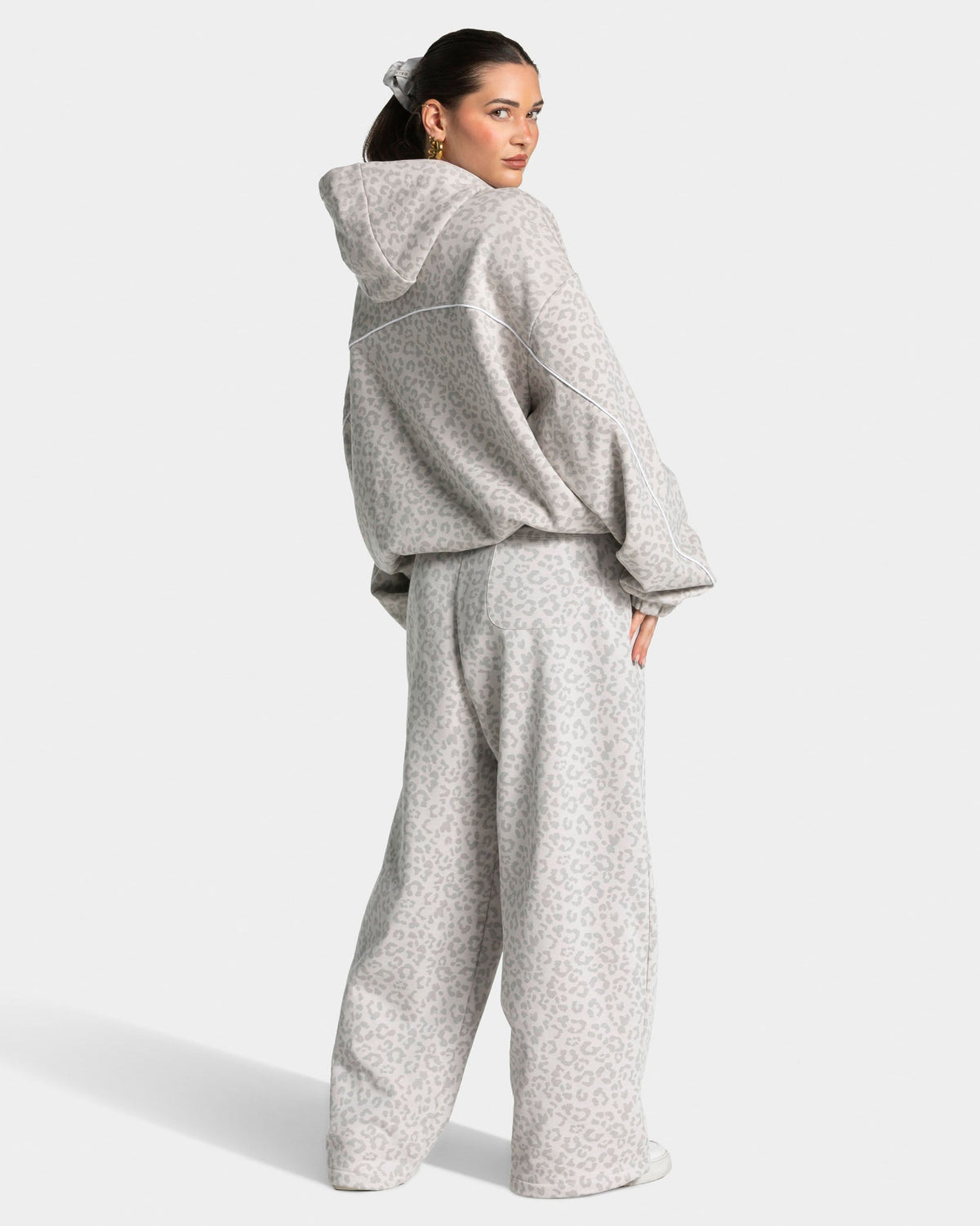 Sweat à capuche Contrastline « léopard gris clair »