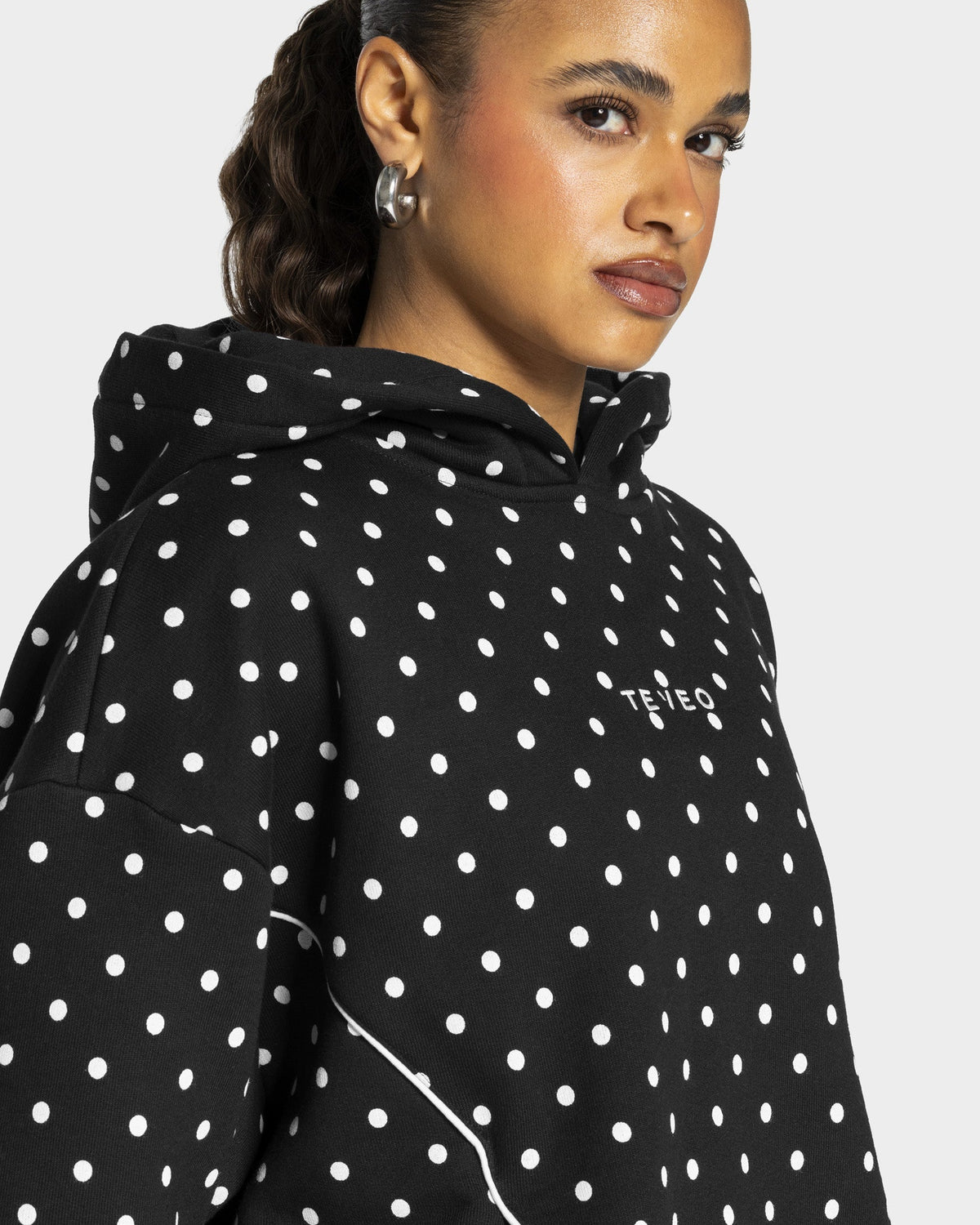Sweat à capuche Contrastline « noir à pois »