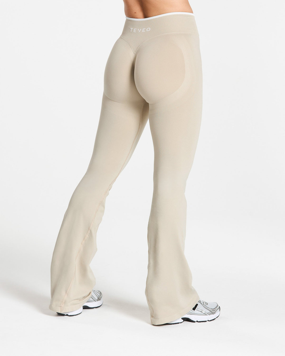 Legging évasé standard Sculpt Scrunch Contrastline « Cream »