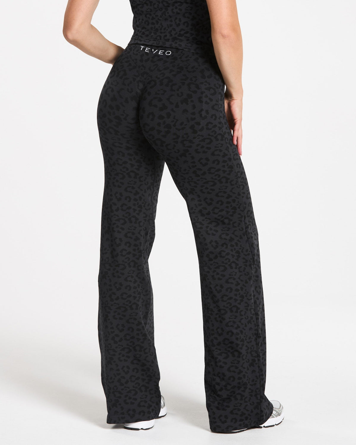 Pantalon Straight Leg Sculpt Scrunch Contrastline standard « Léopard noir »