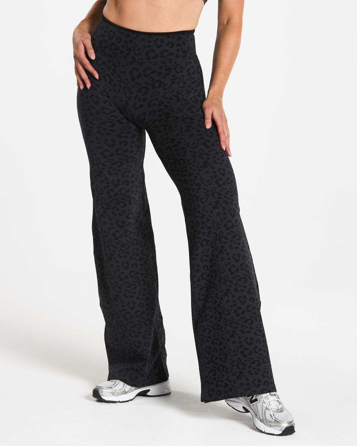 Pantalon Straight Leg Sculpt Scrunch Contrastline standard « Léopard noir »