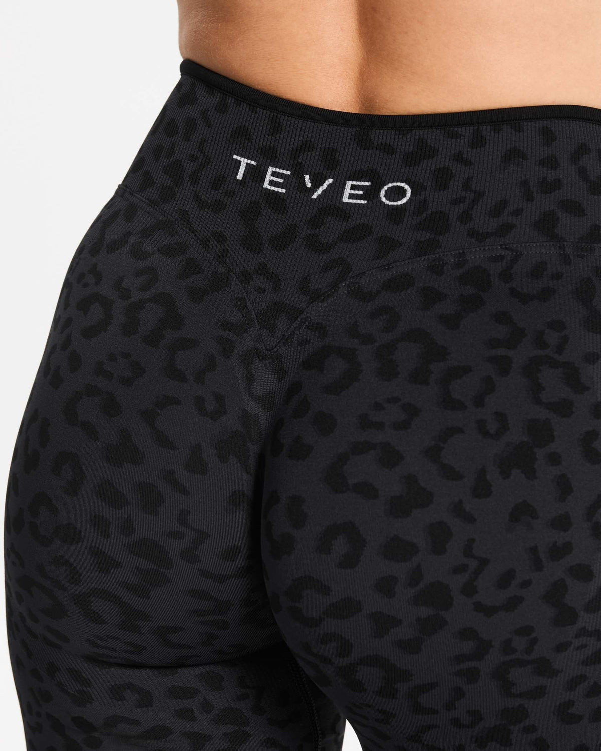 Pantalon Straight Leg Sculpt Scrunch Contrastline standard « Léopard noir »