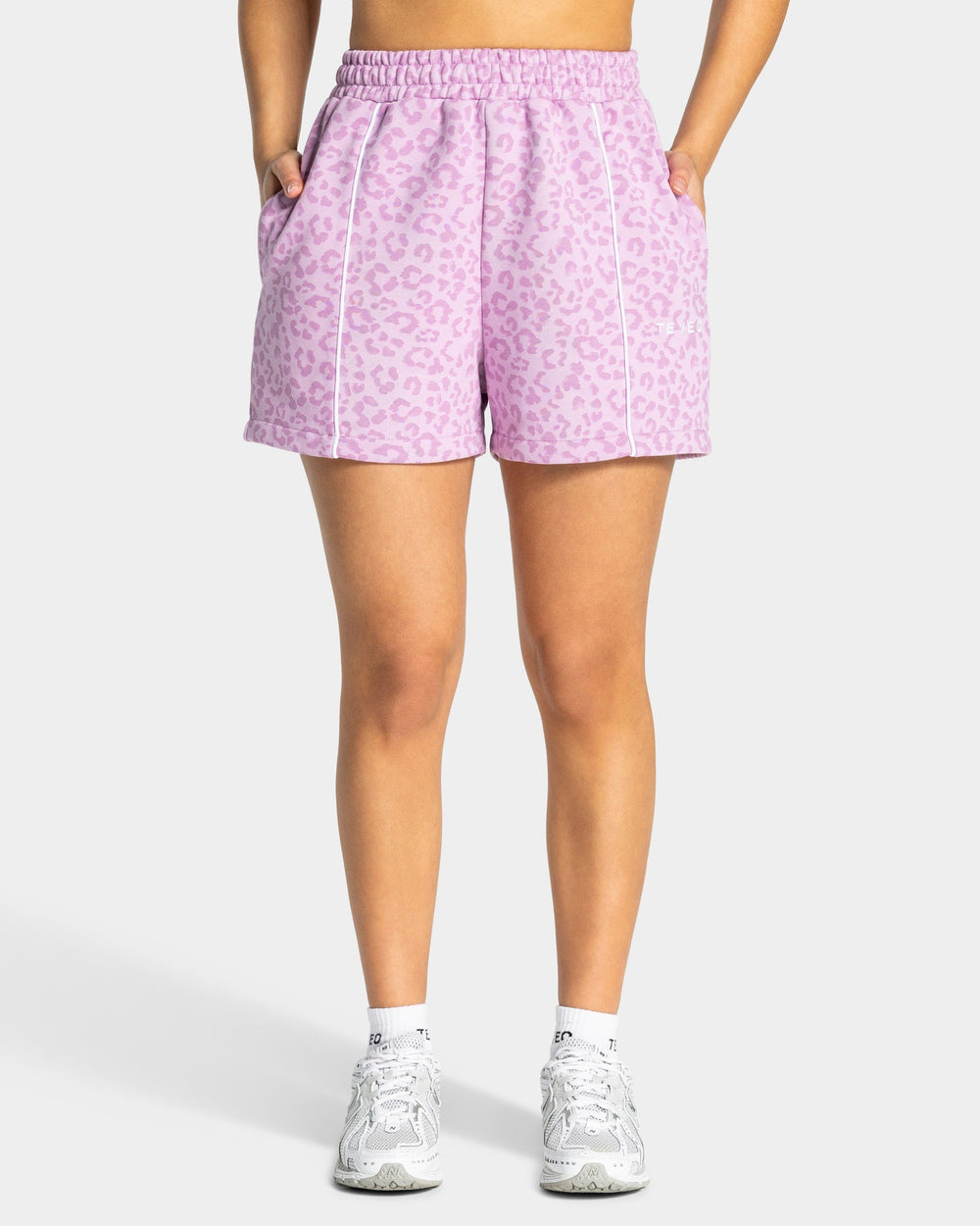Short oversize Contrastline « Léopard orchidée »
